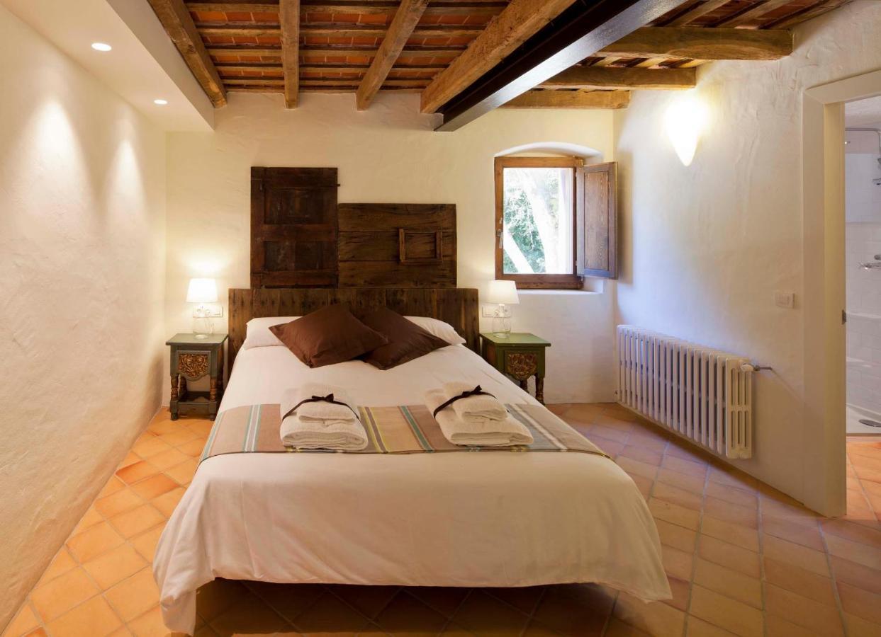 B&B La Rectoria De Sant Miquel De Pineda Sant Feliu De Pallerols Bagian luar foto