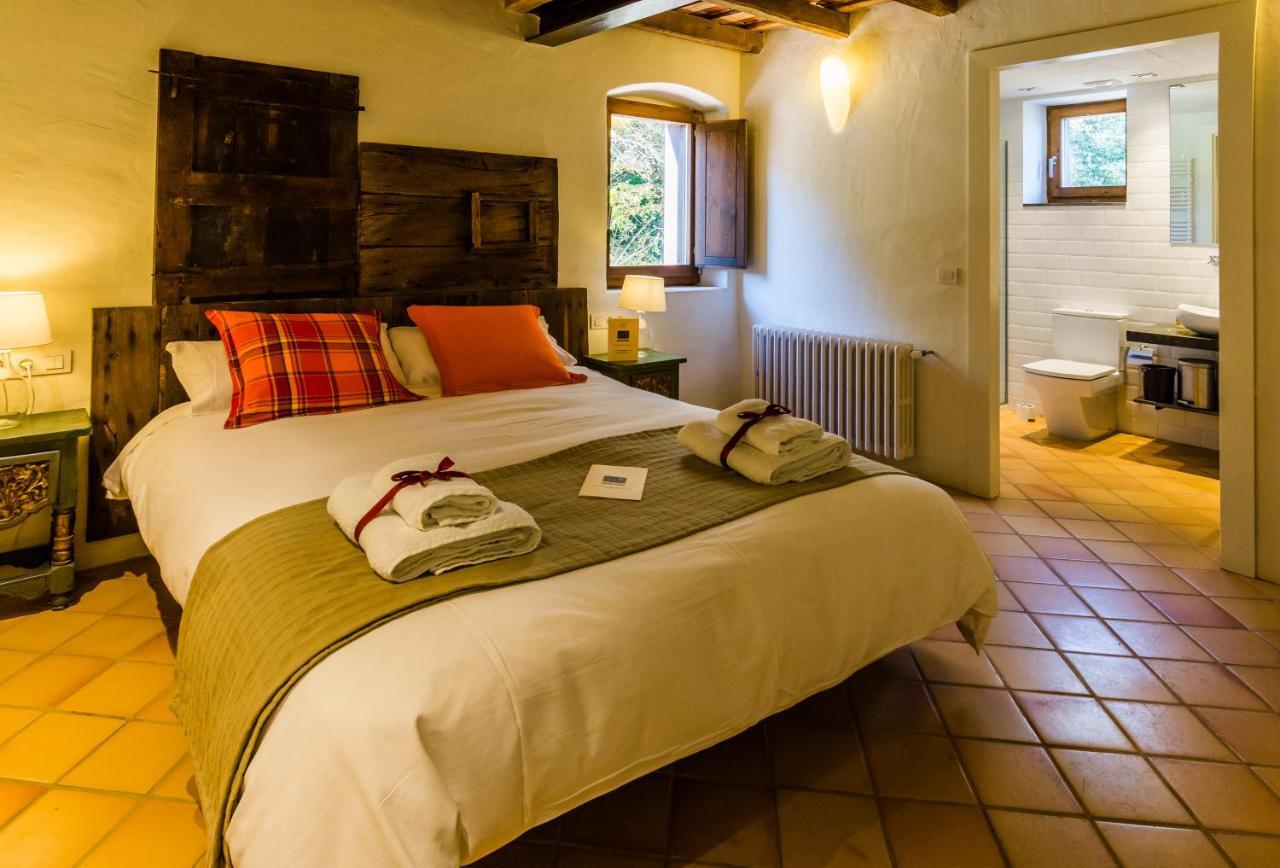 B&B La Rectoria De Sant Miquel De Pineda Sant Feliu De Pallerols Bagian luar foto